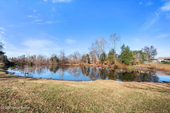 239 Shady Pond Ln, Shepherdsville, KY 40165