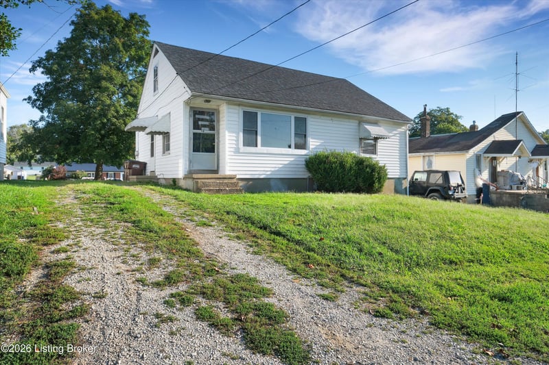 24 W College St, New Castle, KY 40050