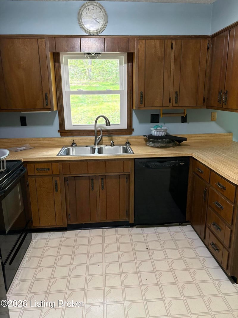 240 Waddell Ln, Shepherdsville, KY 40165