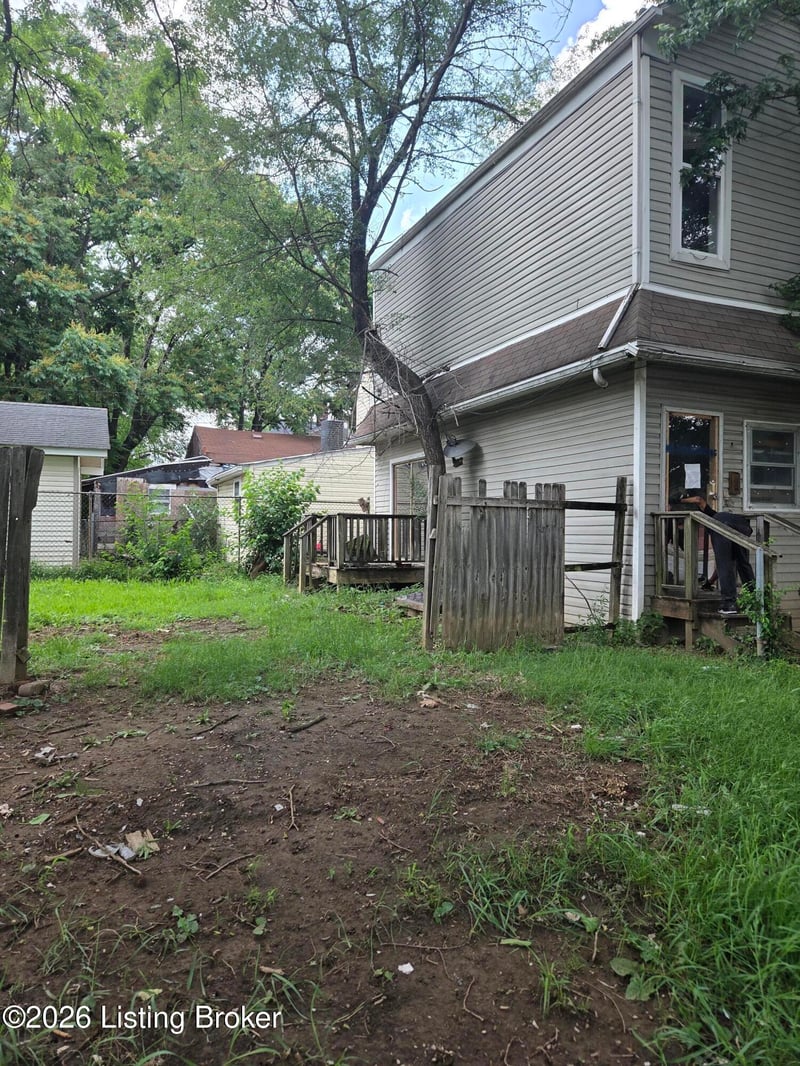 2400 Griffiths Ave, Louisville, KY 40212