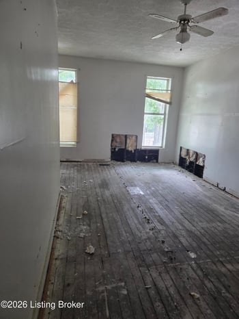 2400 Griffiths Ave, Louisville, KY 40212
