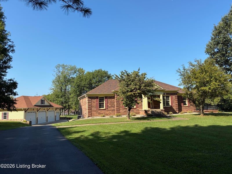2400 Sir Roberts Way, Louisville, KY 40245