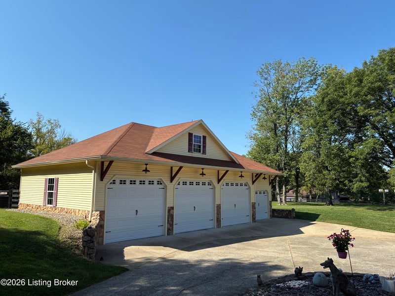 2400 Sir Roberts Way, Louisville, KY 40245