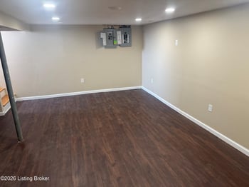 2407 Kings Cross Ct, Louisville, KY 40272