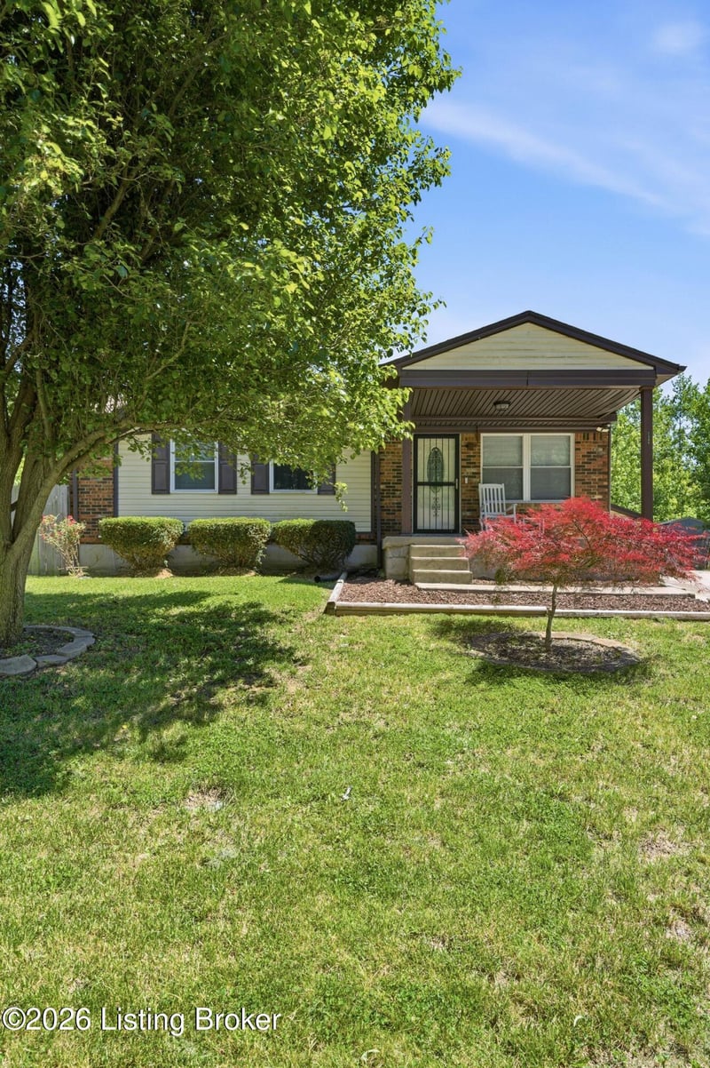 2408 Parliament Ct, Louisville, KY 40272