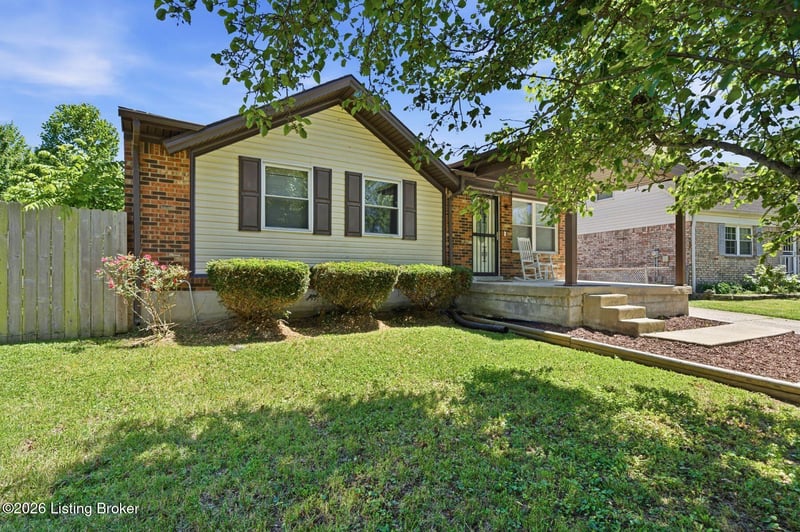 2408 Parliament Ct, Louisville, KY 40272