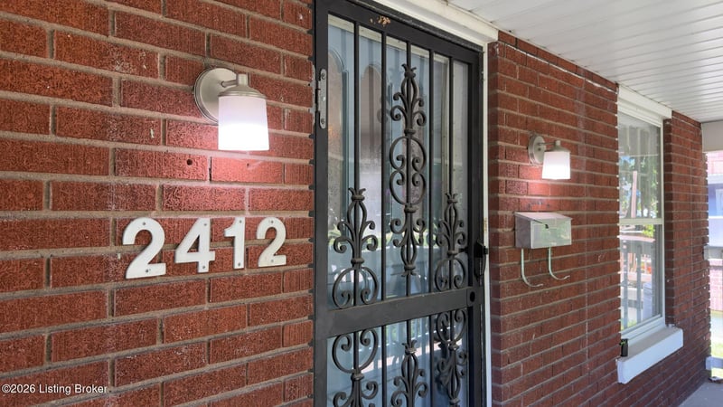 2412 Bradley Ave, Louisville, KY 40217