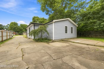 2413 Elmore St, Louisville, KY 40216