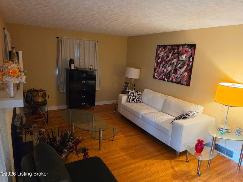 2419 Farnsley Rd, Louisville, KY 40216