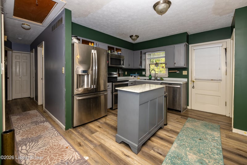 2419 Old Hickory Rd, Jeffersontown, KY 40299