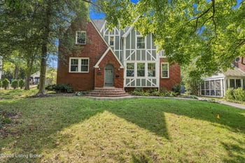 2420 Valletta Rd, Seneca Gardens, KY 40205