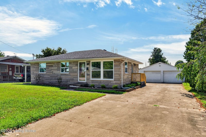 2424 Weber Ln, Louisville, KY 40216
