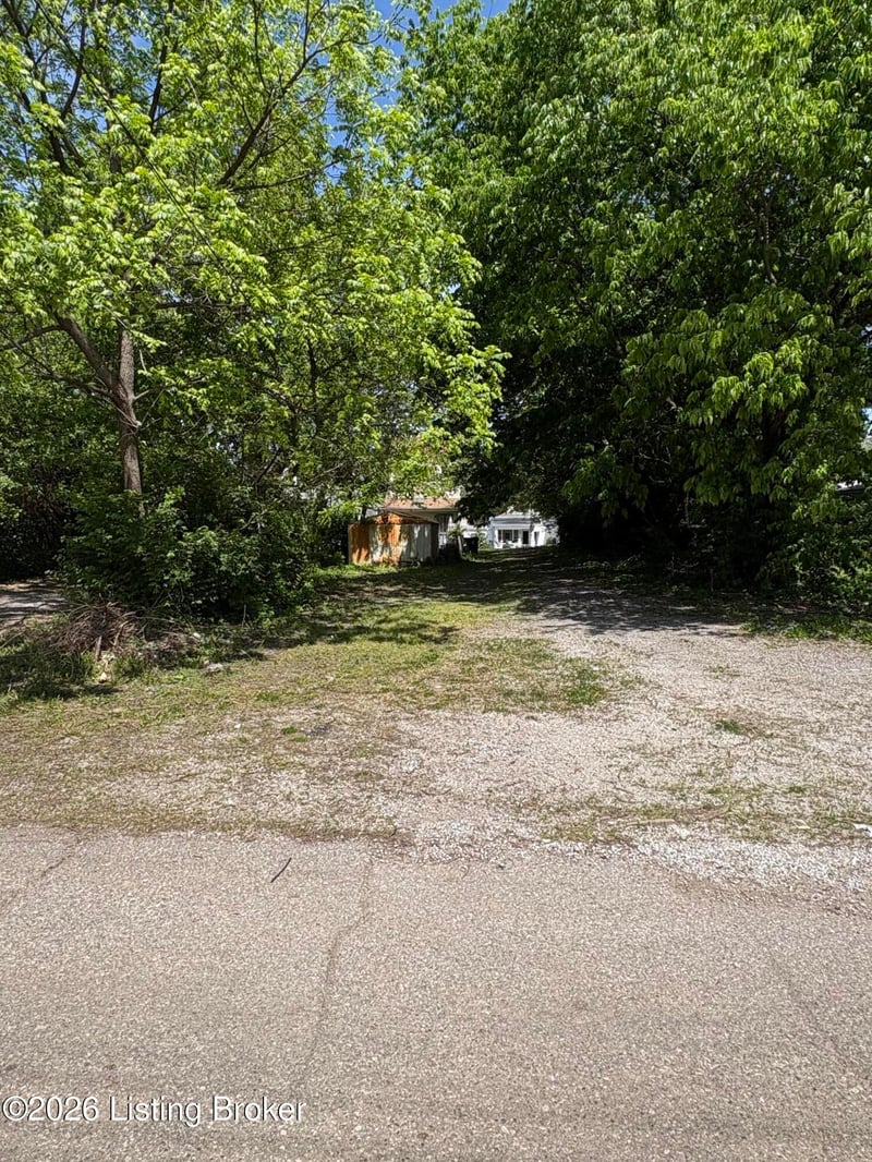 2426 Bank St, Louisville, KY 40212