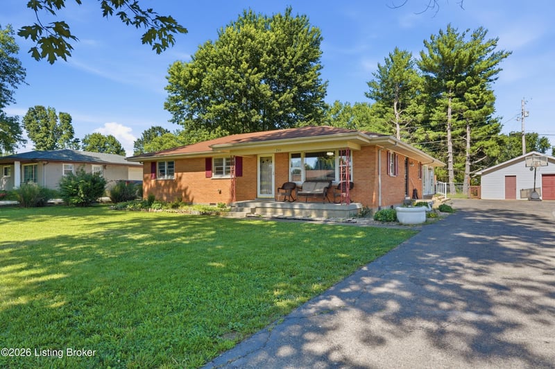244 Dennis Dr, Shepherdsville, KY 40165