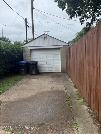 2464 Lindbergh Dr, Louisville, KY 40208