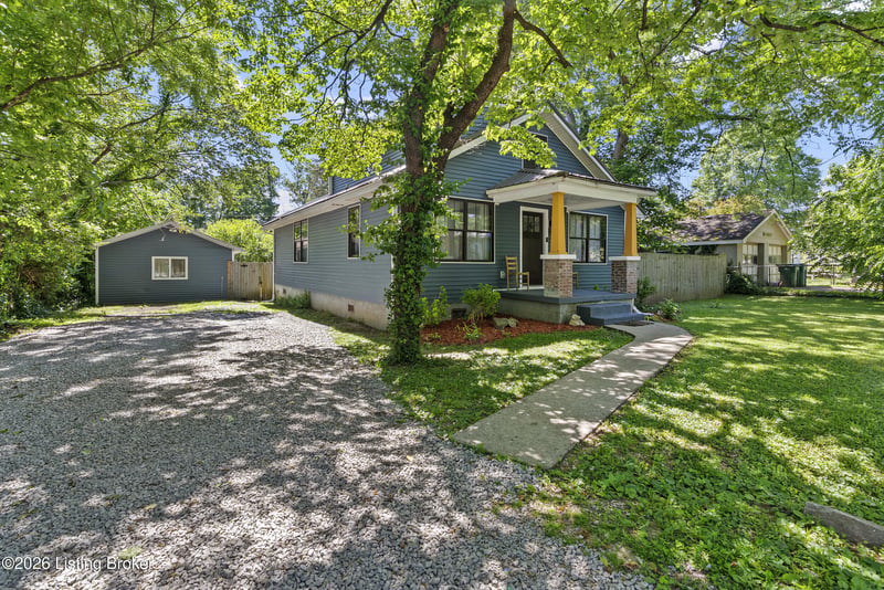 247 Walnut St, Lebanon Junction, KY 40150