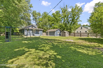 247 Walnut St, Lebanon Junction, KY 40150