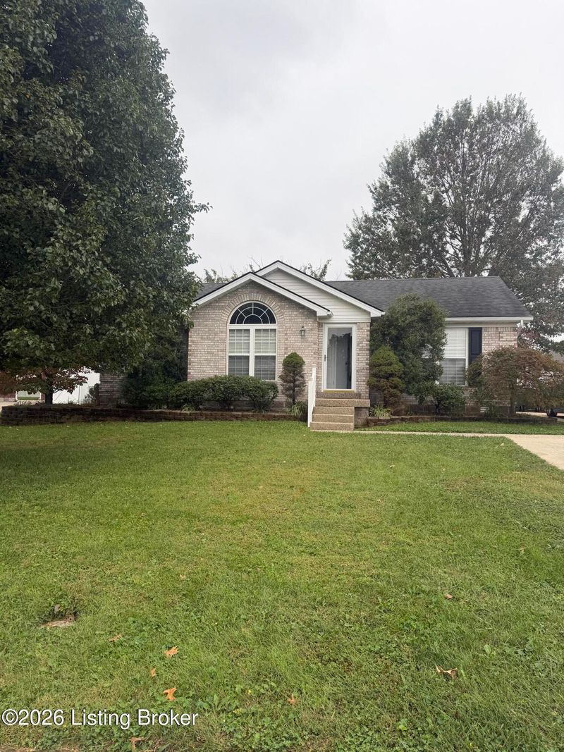249 Forest Ridge Dr, Mt Washington, KY 40047