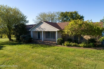 25 Valleyview Dr, Fisherville, KY 40023