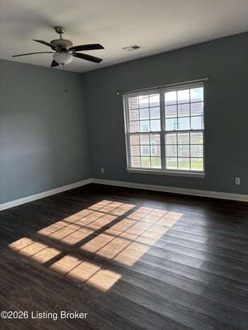 250 Christman Ln #B, Shepherdsville, KY 40165