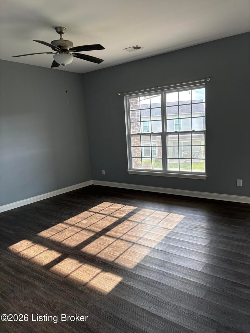 250 Christman Ln #B, Shepherdsville, KY 40165