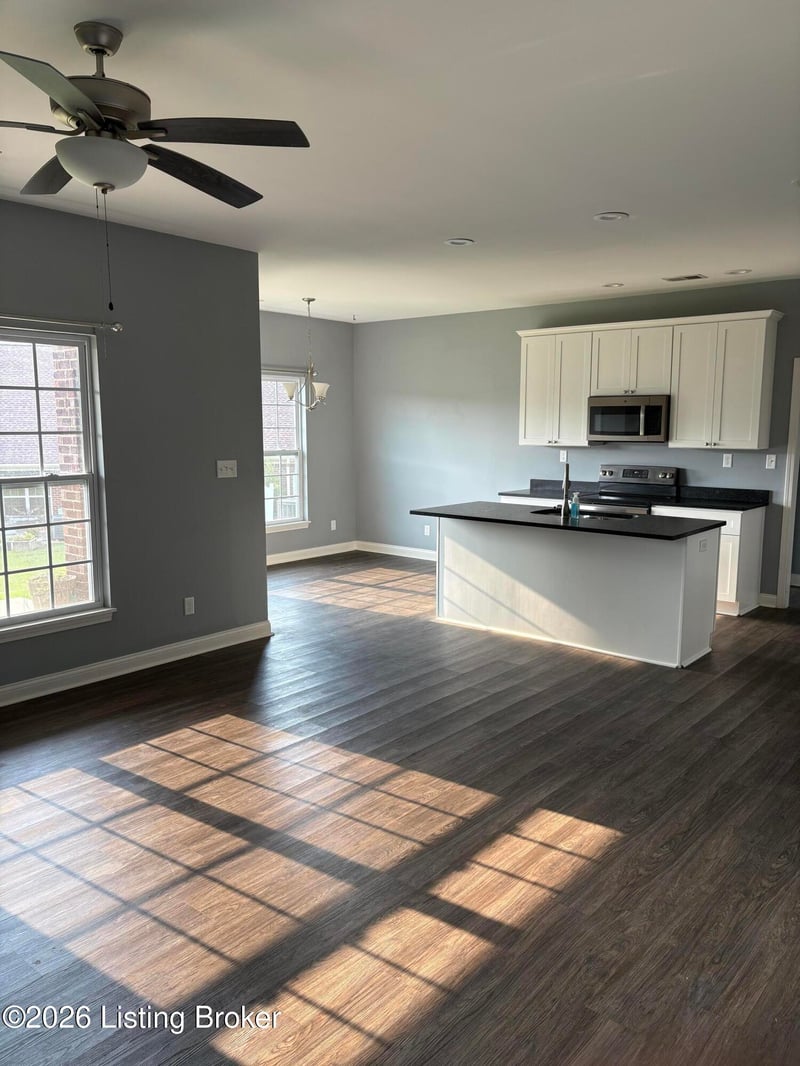 250 Christman Ln #B, Shepherdsville, KY 40165