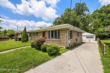 2505 Goldsmith Ln, Louisville, KY 40218