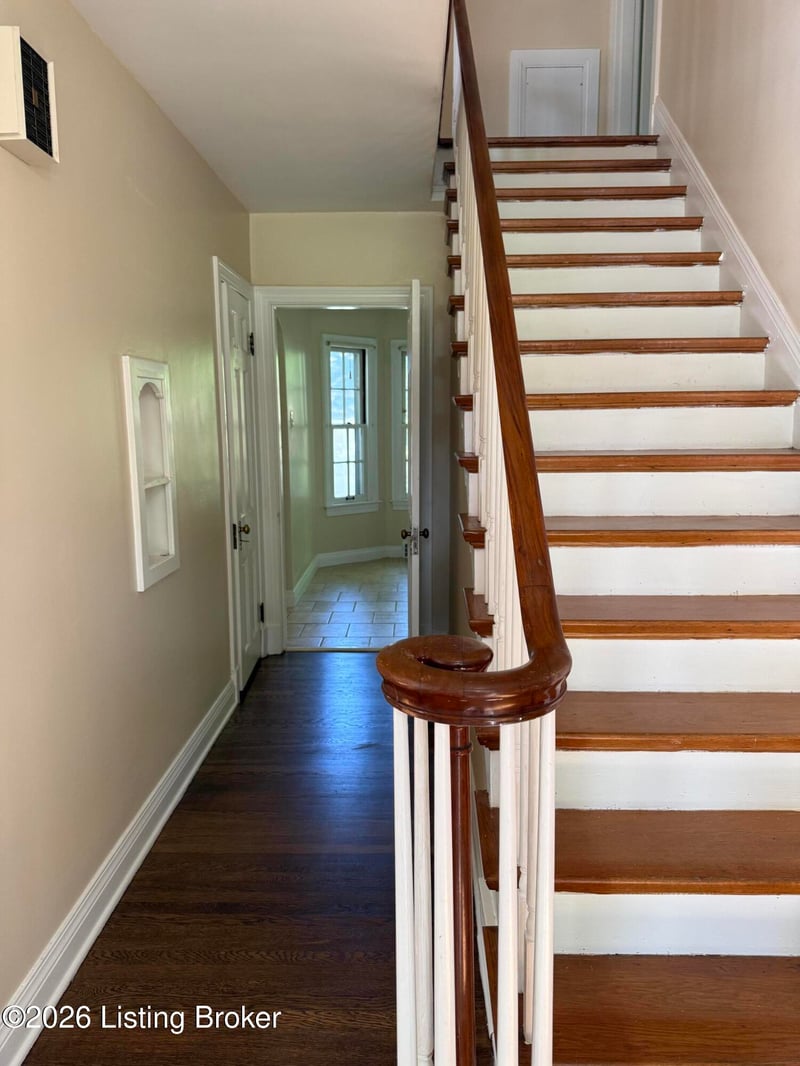 2505 Valletta Rd, Louisville, KY 40205