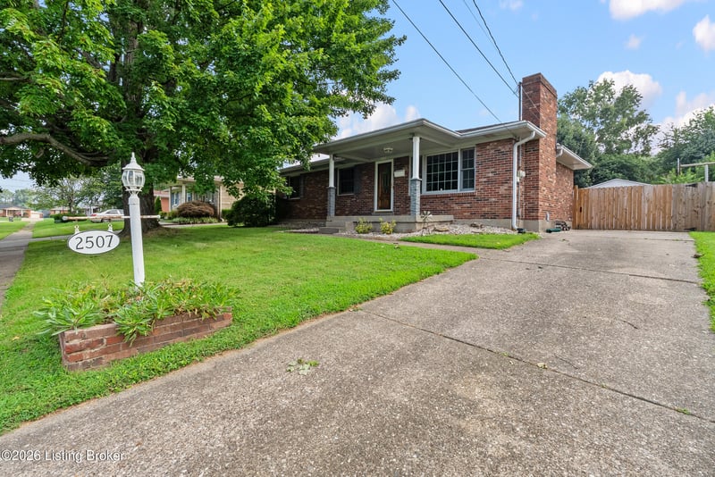 2507 Mavis Ct, Louisville, KY 40216
