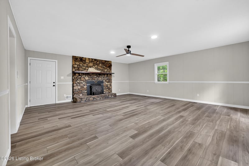 251 Colyer Ln, Shepherdsville, KY 40165