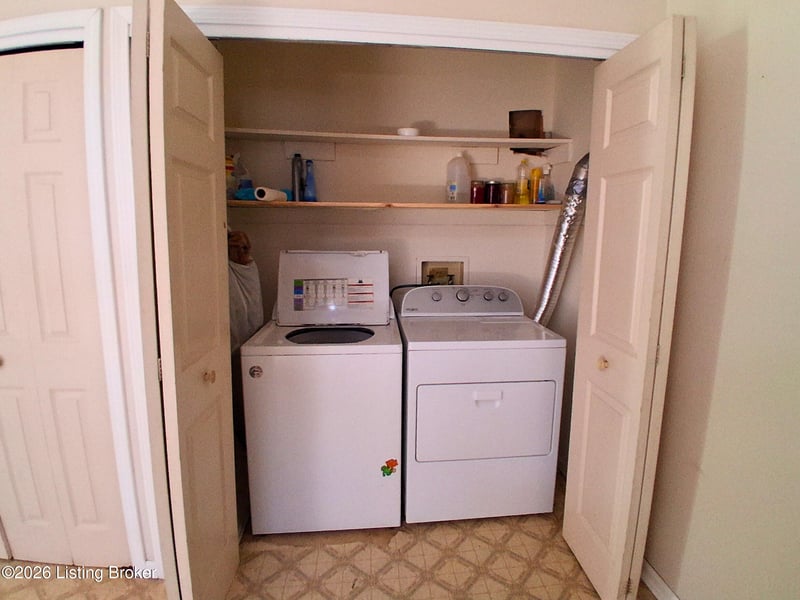 2510 Cambridge Dr, Shepherdsville, KY 40165