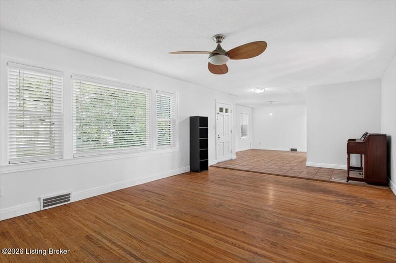 2510 Goldsmith Ln, Louisville, KY 40218