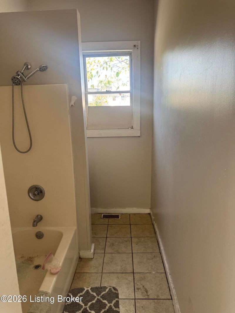 2515 Howard St, Louisville, KY 40211