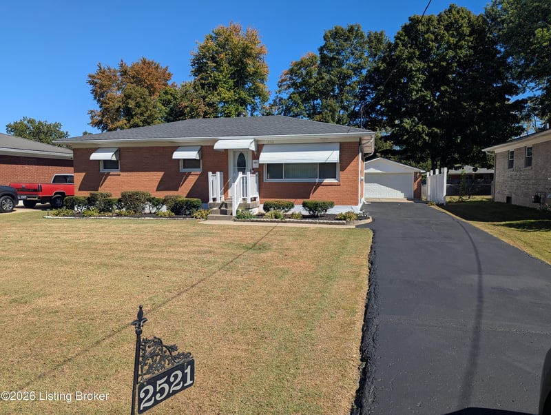 2521 Adrienne Way, Louisville, KY 40216