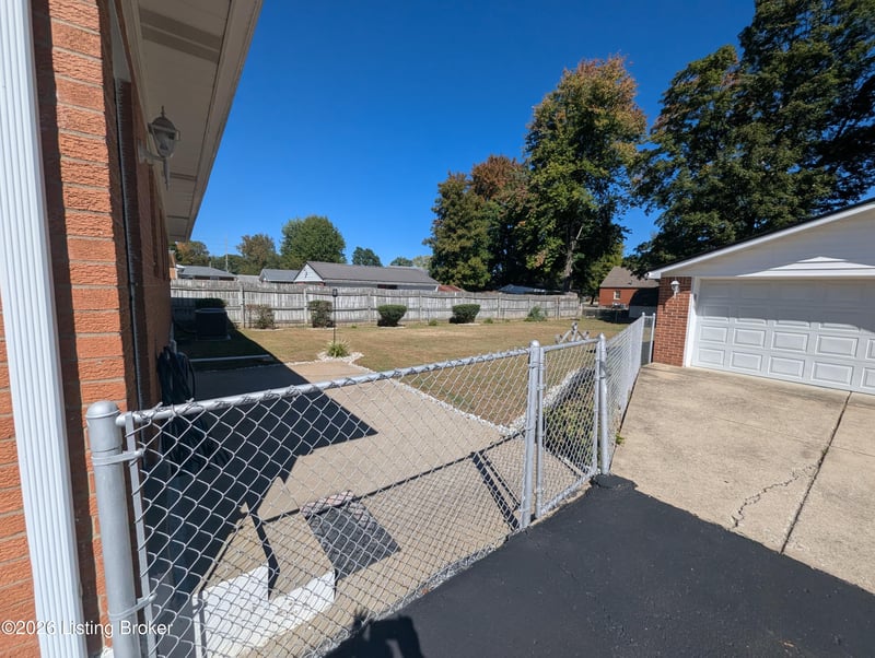 2521 Adrienne Way, Louisville, KY 40216