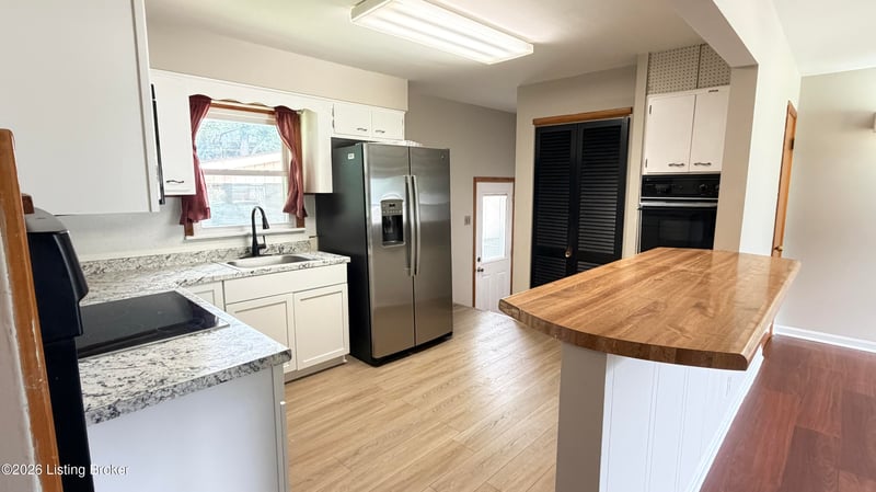 2522 Adrienne Way, Louisville, KY 40216