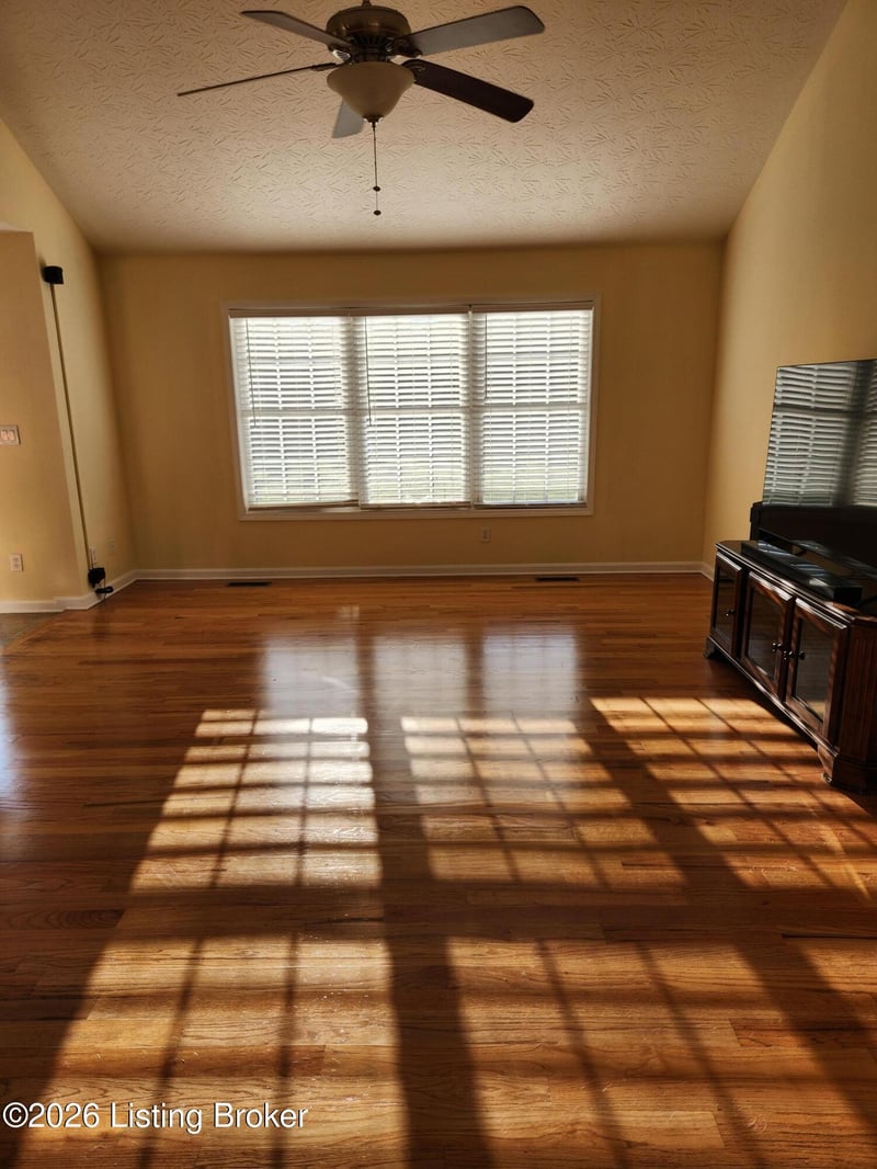 2525 Elmburg Rd, Shelbyville, KY 40065
