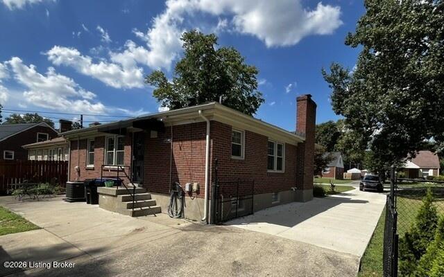 2528 Gardiner Ln, Louisville, KY 40205