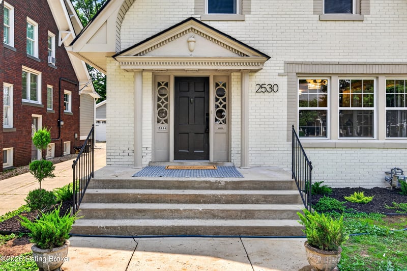 2530 Broadmeade Rd, Louisville, KY 40205