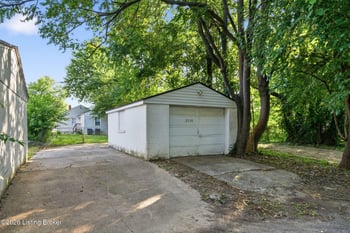 2530 Griffiths Ave, Louisville, KY 40212