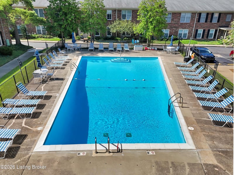 255 Salisbury Sq #APT 101, Louisville, KY 40207