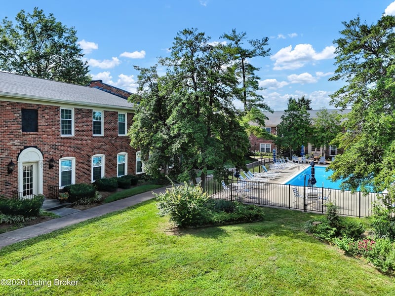 255 Salisbury Sq #APT 101, Louisville, KY 40207