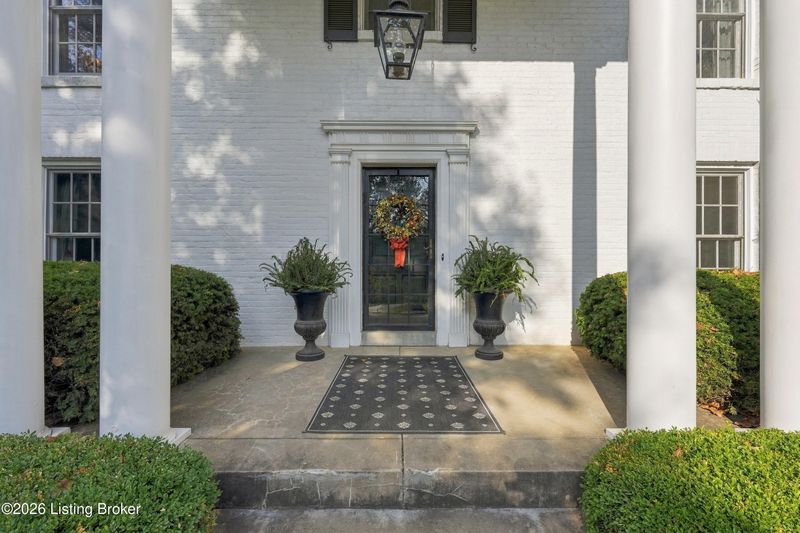 2557 Dell Rd, Louisville, KY 40205