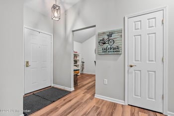 2600 Aristocrat Pl #302, Louisville, KY 40299