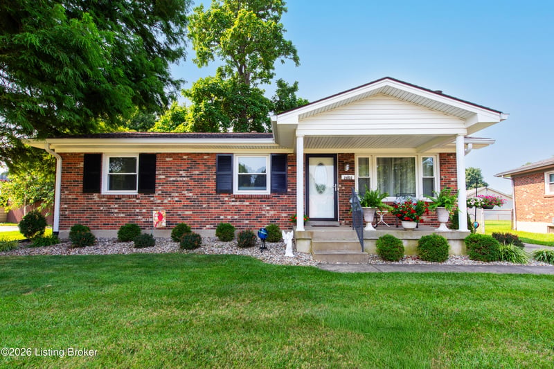 2602 Alps Rd, Louisville, KY 40216