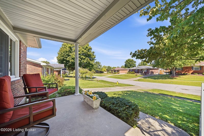 2604 Alps Rd, Louisville, KY 40216