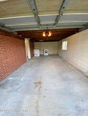261 Springwood Dr, Louisville, KY 40229