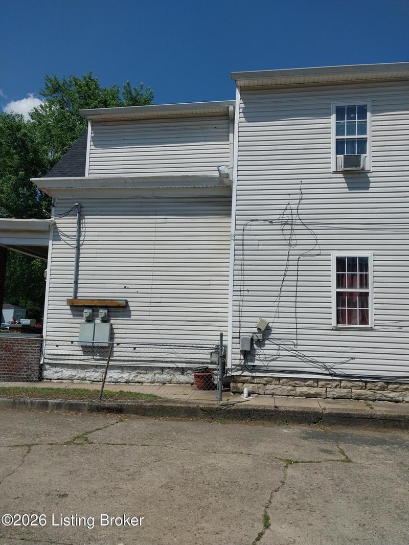 2611 W Market St, Louisville, KY 40212