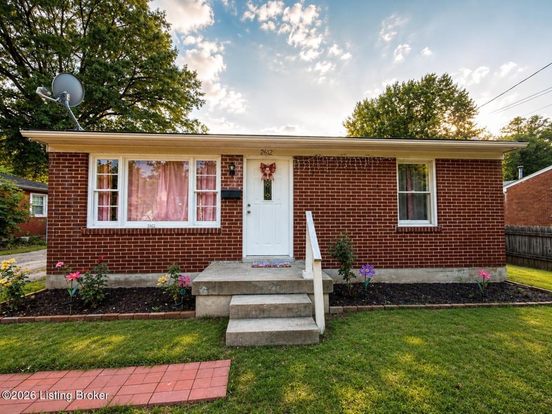 2612 Benoch Ave, Louisville, KY 40216
