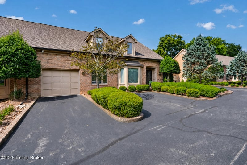 2625 Seminary Dr, Louisville, KY 40241